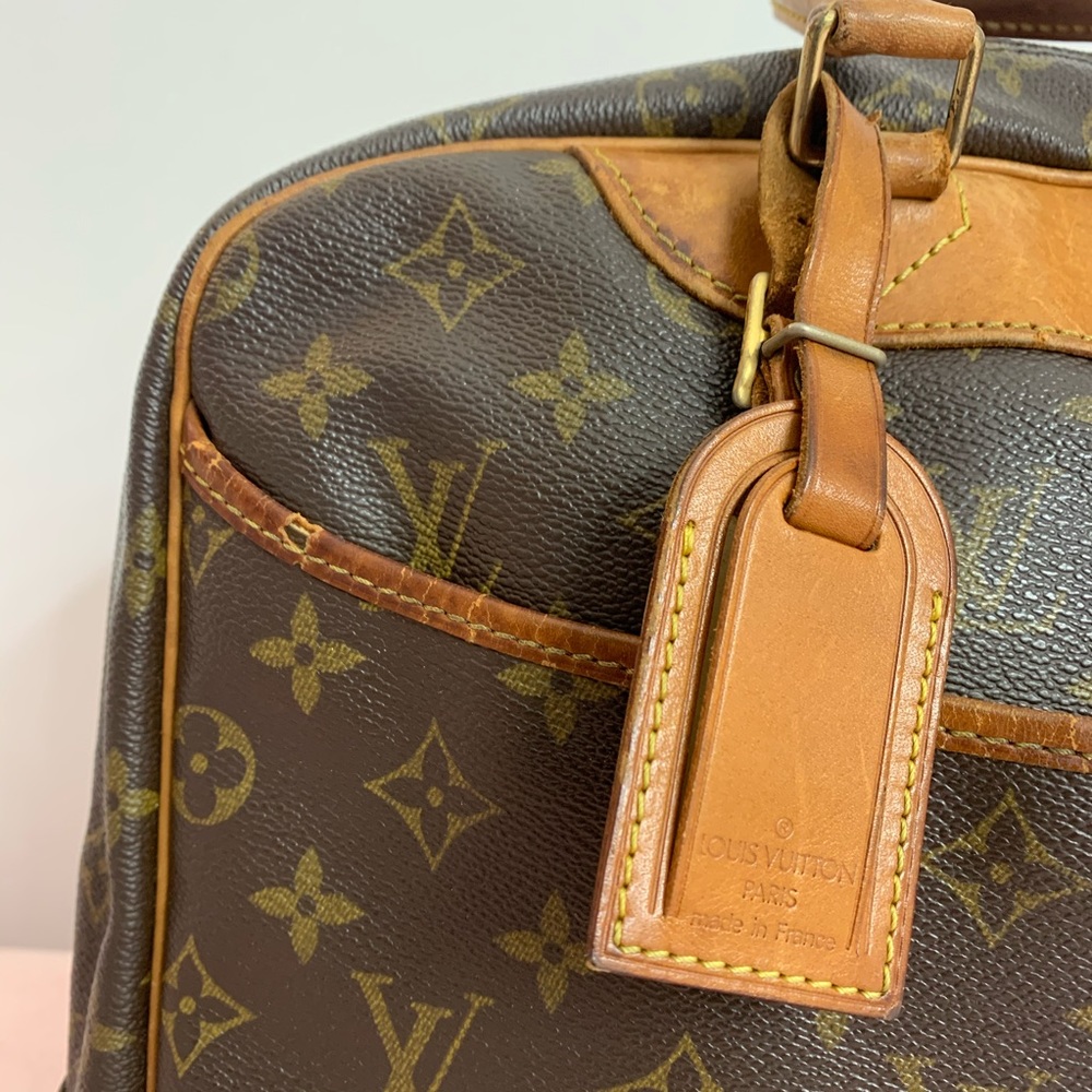 Authentic LOUIS VUITTON Deauville Monogram Handbag - Picture 2 of 13